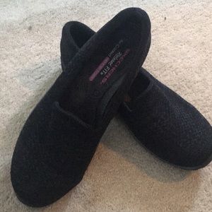 Sketchers relaxed fit slip on